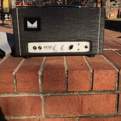 Morgan Amplification AC20 Deluxe 20w Guitar Head