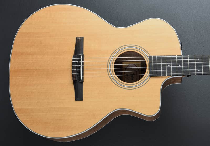 Taylor USED 214CE-N Walnut '26