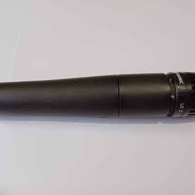 Shure SM57 Cardioid Dynamic Microphone - with zip case and mic clip image 9