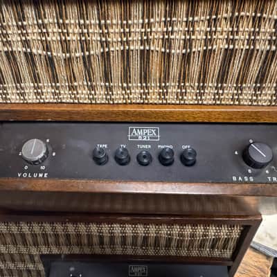 Vintage Pair Ampex Model 621 Stereo with built in Tube Amplifier/Speaker image 3