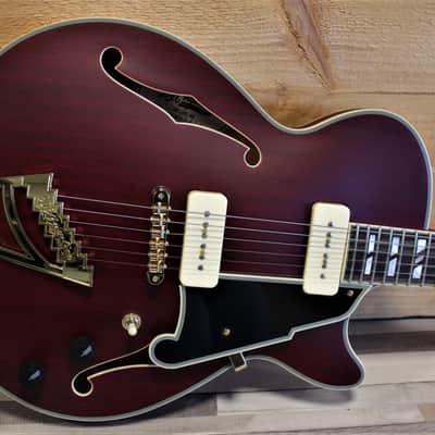 D'Angelico Deluxe SS  Satin Trans Wine image 2