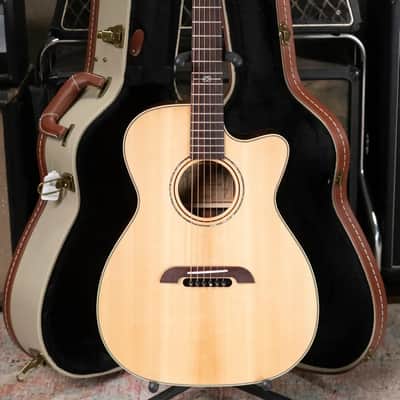 Alvarez Yairi FY70ce Acoustic/Electric Guitar with Hardshell Case image 16