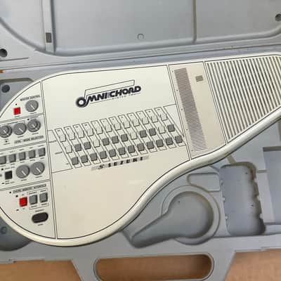 Suzuki OM-84 Omnichord 1984 Original vintage made in Japan / with case image 9
