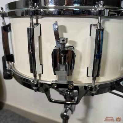 Pearl Custom Classic 14x6,5 One-Piece Solid Maple Snare Drum image 5