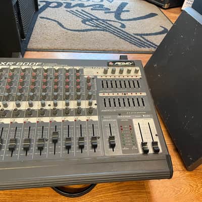 Peavey XR 800F Powered Mixer image 4