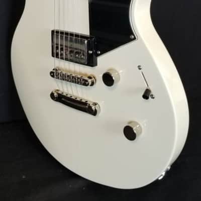 Yamaha RSE20VW  Revstar Element, 2 Alnico V Humbucking Pickups, Rosewood Fingerboard, Vintage White image 3