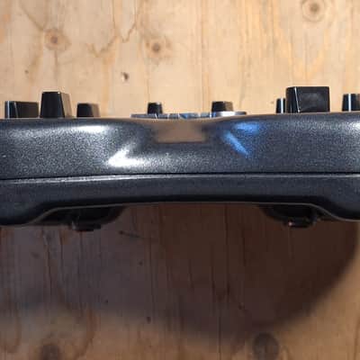 Line 6 Bass POD Multi-Effect and Amp Modeler 2001 - 2003 - Black image 4
