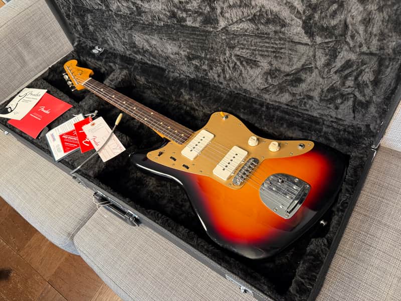 Fender Limited Edition Vintera II Road Worn '50s Jazzmaster 2025 - 3-Color Sunburst
