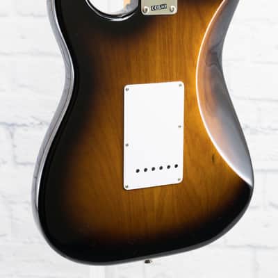 Fender 70th Anniversary American Vintage II 1954 Stratocaster image 4