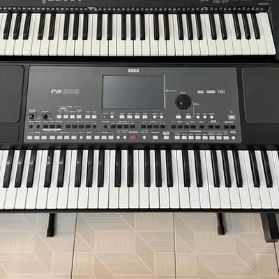 Korg Pa600 61-Key Arranger Workstation Used in mint condition