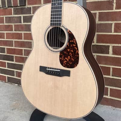 Larrivee L-03R, Sitka Spruce Top, Rosewood Back & Sides, Maple Binding, Ebony Bridge & Fretboard Bild 4
