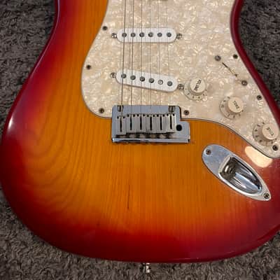 Fender American Deluxe Stratocaster Ash with Maple Fretboard 2006 w/ Custom Shop ‘69 Pickups image 6