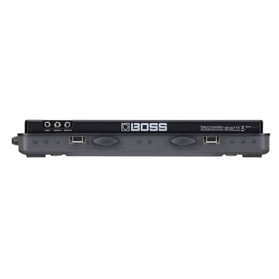 Boss BCB-1000 Suitcase-Style Pedal Board with Heavy-Duty Molded Design, Retractable Handle, and Wheels (Black) image 5