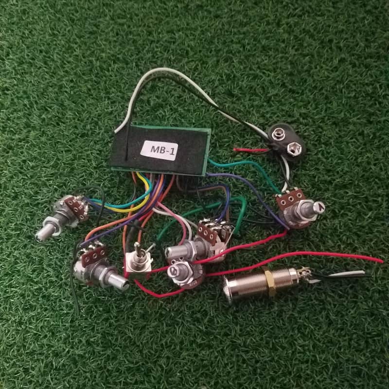 ベース MEC 60013 Bass preamp (active) MEC 60013 Bass preamp