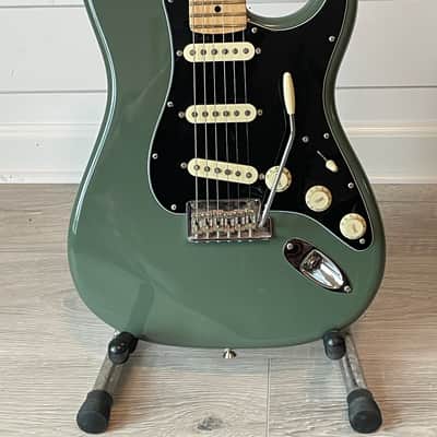 Fender Stratocaster 2017 - Olive image 3