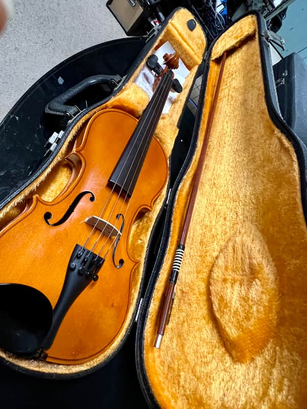 Suzuki Violin 1/4 | Reverb Canada
