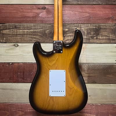 Fender Limited Edition 40th Anniversary 1954 Reissue Stratocaster with Maple Fretboard 1994 - 2-Color Sunburst image 11