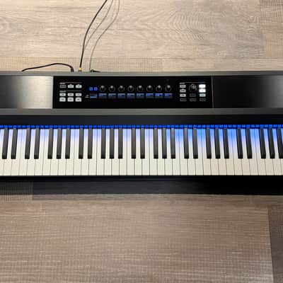 Native Instruments Komplete Kontrol S88 Keyboard W/ included Roland DP-10 Pedal image 3