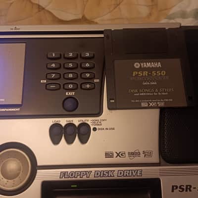 Yamaha PSR-S550 61-Key Arranger Workstation 2000s - Black image 4
