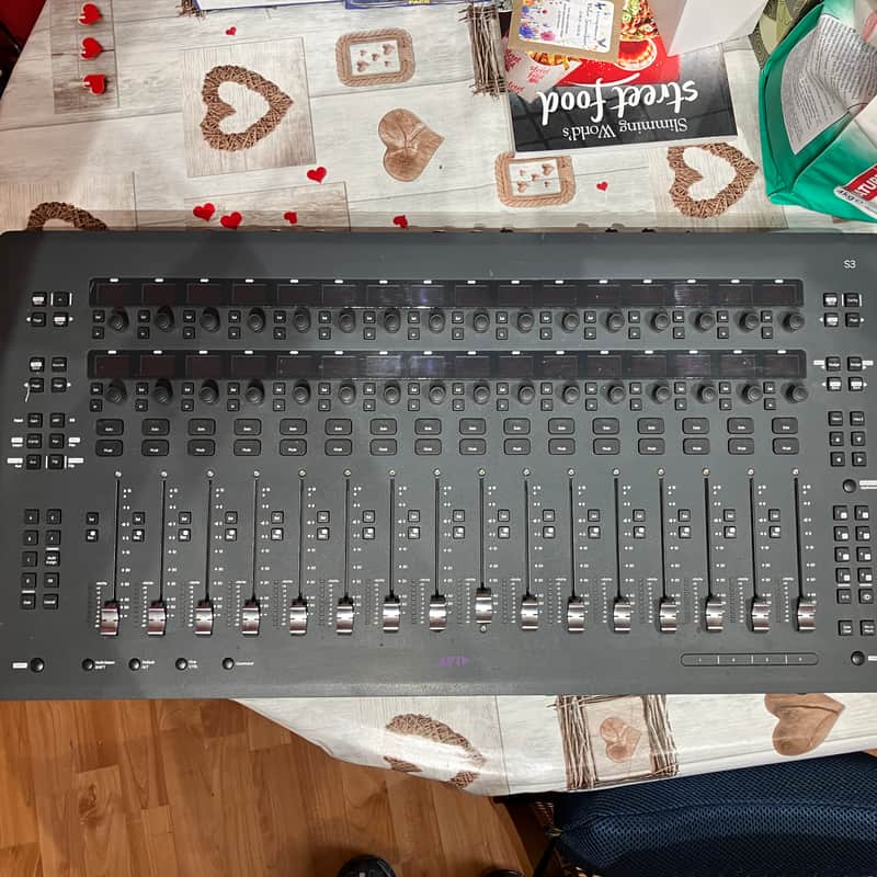 Avid S3 16-Fader Pro Tools Control Surface image 1