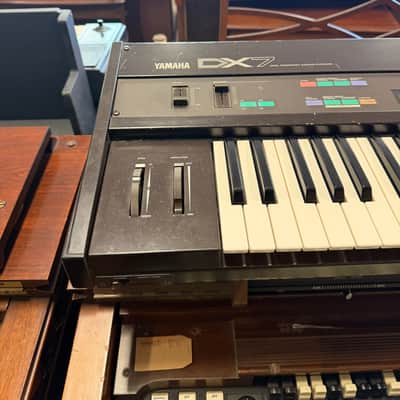 Yamaha DX7 Programmable Algorithm Synthesizer 1983 - 1987 - Black image 2