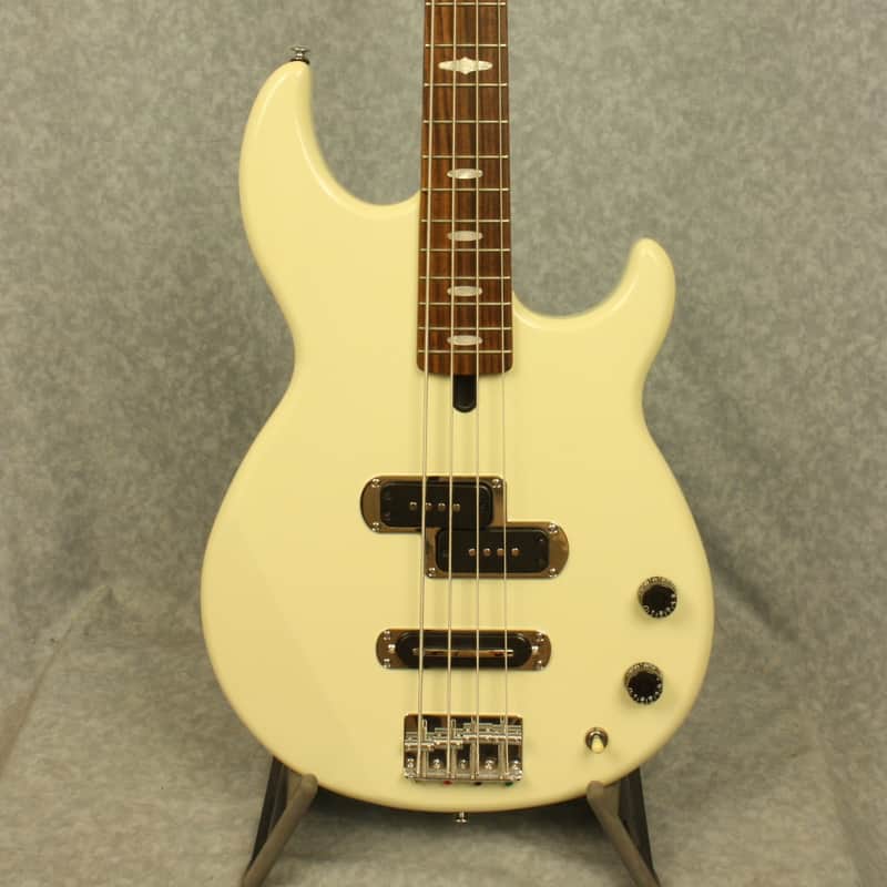 Yamaha BB414 BB Series 4-String Electric Bass in Vintage White