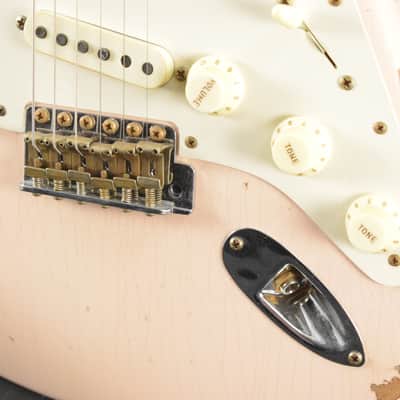 Mint Fender Limited Edition '59 Stratocaster - Relic Super Faded Aged Shell Pink image 4