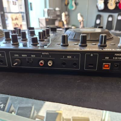 Native Instruments Traktor Kontrol S2 MK1 2- Channel DJ Controller image 3