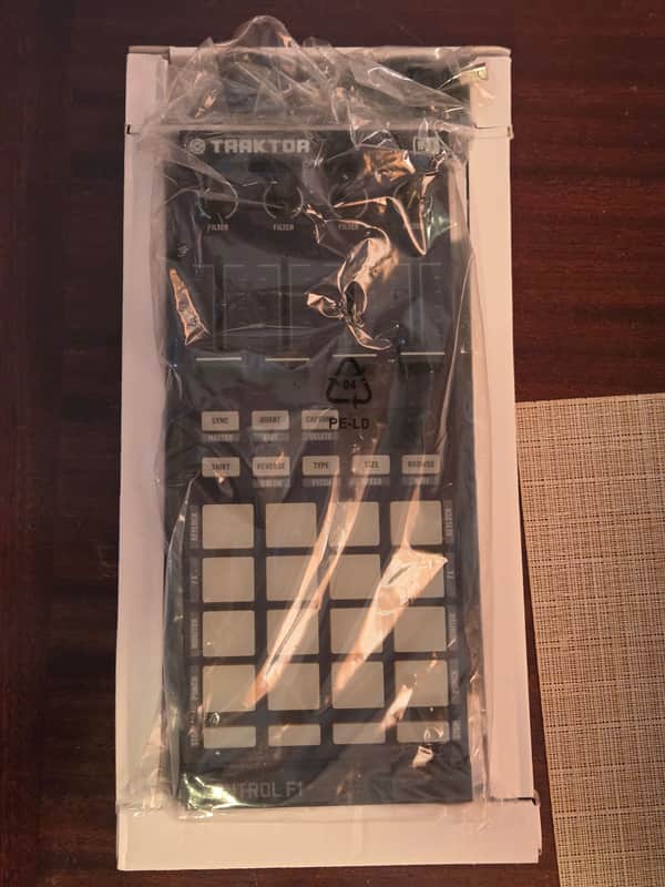 Native Instruments Traktor Kontrol F1 2010s - Black image 1