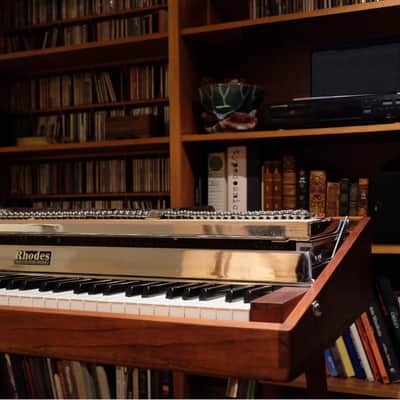 Fender Rhodes Mark I (1973) Custom Restoration | Cedar Case + Chromed Hardware + Fully Voiced image 7