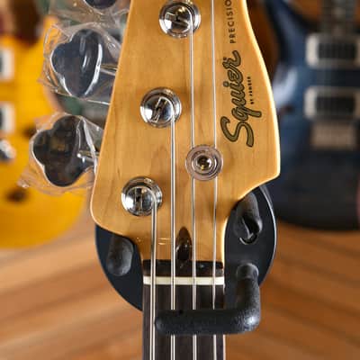 Squier (by Fender) Classic Vibe '60s Precision Bass Laurel Fingerboard 3 Tone Sunburst image 9