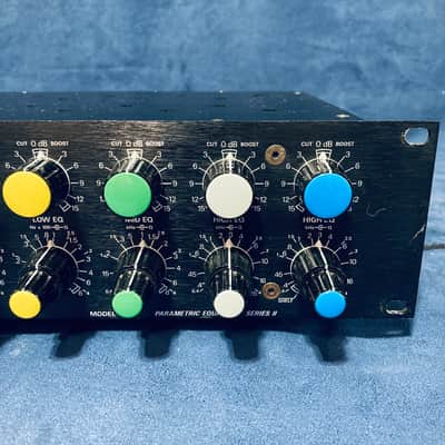 GML Model 8200 Two-Channel 5-Band Parametric Equalizer • Excellent • Tested image 3