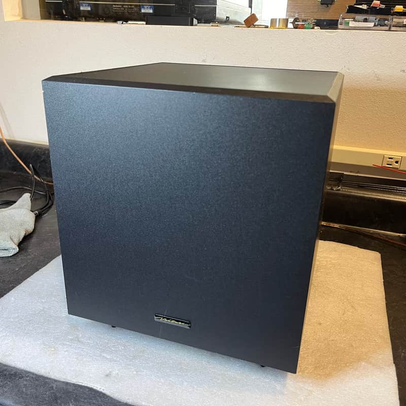 Venturi V-8 60 Watt Powered Subwoofer image 1