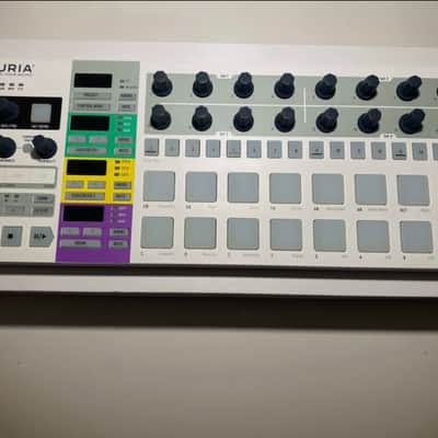 Arturia BeatStep Pro MIDI Controller White image 2
