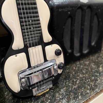 1942 Rickenbacher 200A Tube Amp & Late 40s Model B Bakelite Lap Steel Combo | HISTORIC PACKAGE image 2