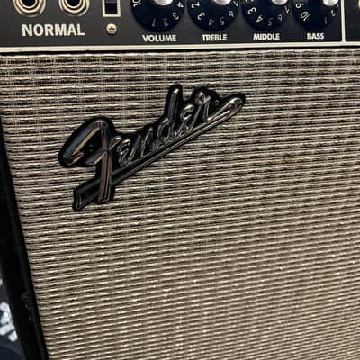 Fender '65 Twin Reverb Reissue 85-Watt 2x12" Guitar Combo 1991 - Present - Black image 3