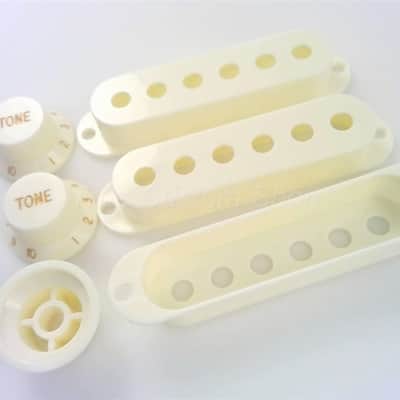 True Custom Shop® Parchment Single Coil Pickup Covers Tone & Volume Knobs & Tip Kit for Fender Strat image 2