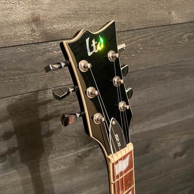 ESP LTD EC-256 Electric Guitar Transparent Purple Burst image 5