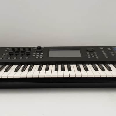 Yamaha MODX6 Electric Synthesizer image 4