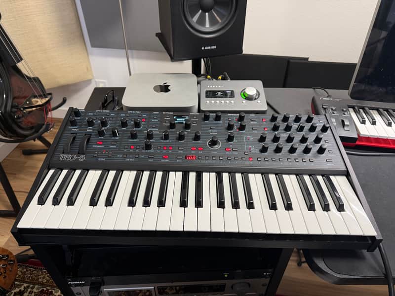 Oberheim TEO-5 44-Key 5-Voice Synthesizer 2024 - Present - Black image 1