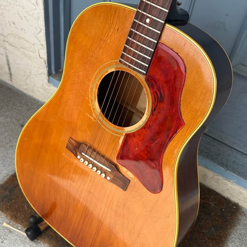 Gibson J-50ADJ