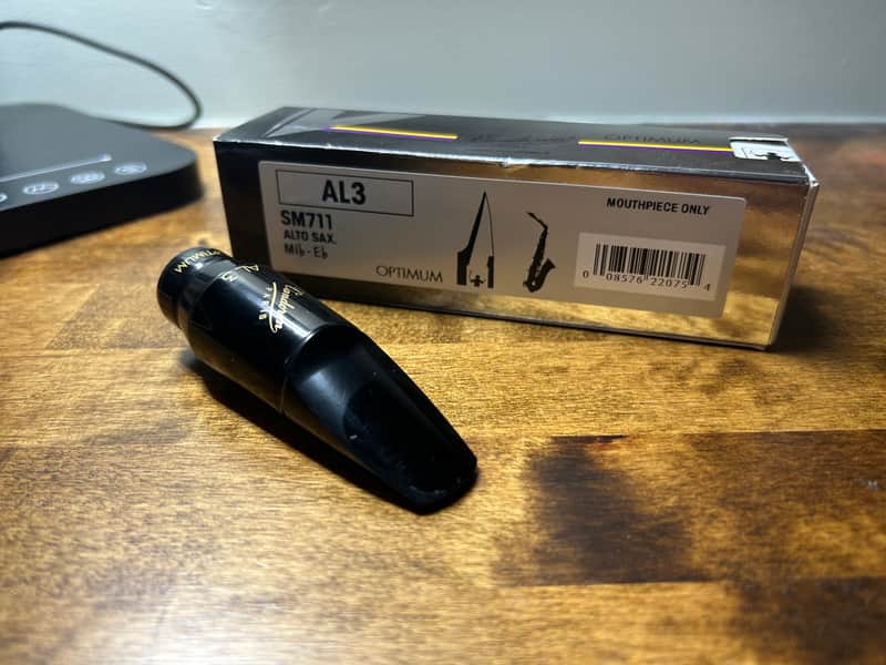 Vandoren Optimum AL3 - Hard Rubber image 1
