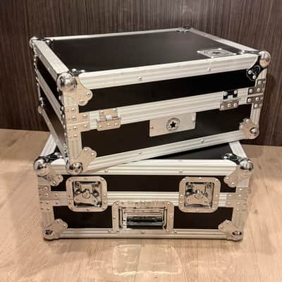 Technics SL-1210M5G Pair - Fully Restored, Matched Serials, Acc., Flight Cases image 4
