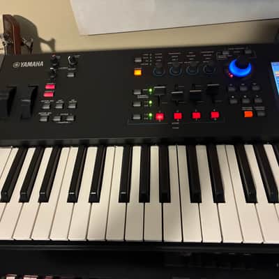 Yamaha MODX7 Synthesizer Bild 3