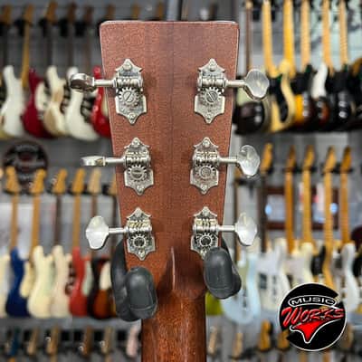 Martin   Hd 28 V Vintage Series image 6