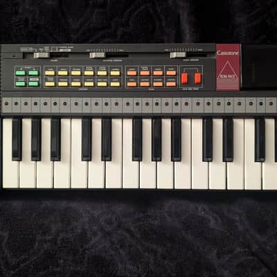 Casio MT-18 Casiotone 32-Key Synthesizer 1985 - 1988 - Black image 4