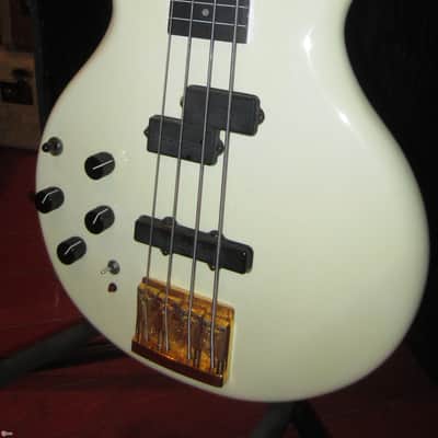 1985 Pedulla MVP Left Handed Fretless Bass image 1
