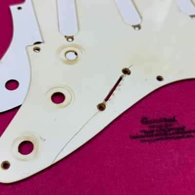 GVT Master-Aged 1954–1957 for Stratocaster® Pickguard – Vintage Eggshell ABS / Aged image 14