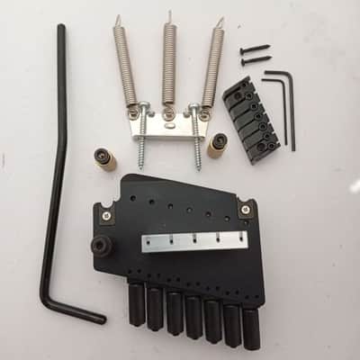Tremolo FF Bridge Headless Multiscale Guitar 7 String - Black image 2