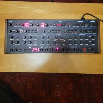 Dave Smith Instruments OB-6 Desktop 6-Voice Polyphonic Synthesizer 2017 - Present - Black Bild 2